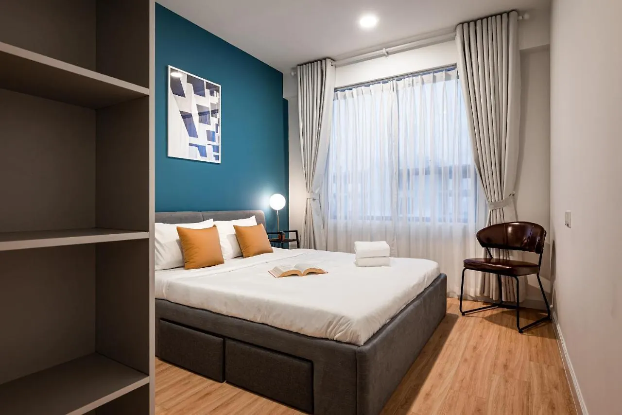 Luxury Modern, D1, 3 King Brs+2Wc, 300M Bui Vien Apartment Ho Chi Minh City