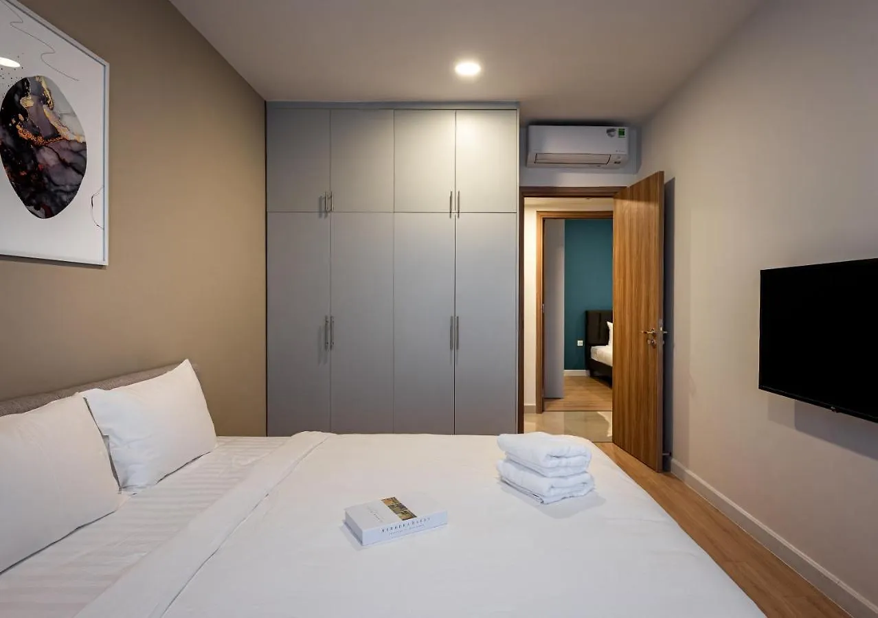 Luxury Modern, D1, 3 King Brs+2Wc, 300M Bui Vien Apartment Ho Chi Minh City