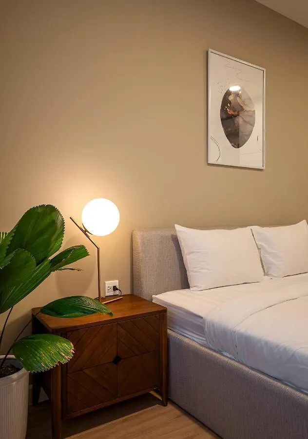 Luxury Modern, D1, 3 King Brs+2Wc, 300M Bui Vien Apartment Ho Chi Minh City