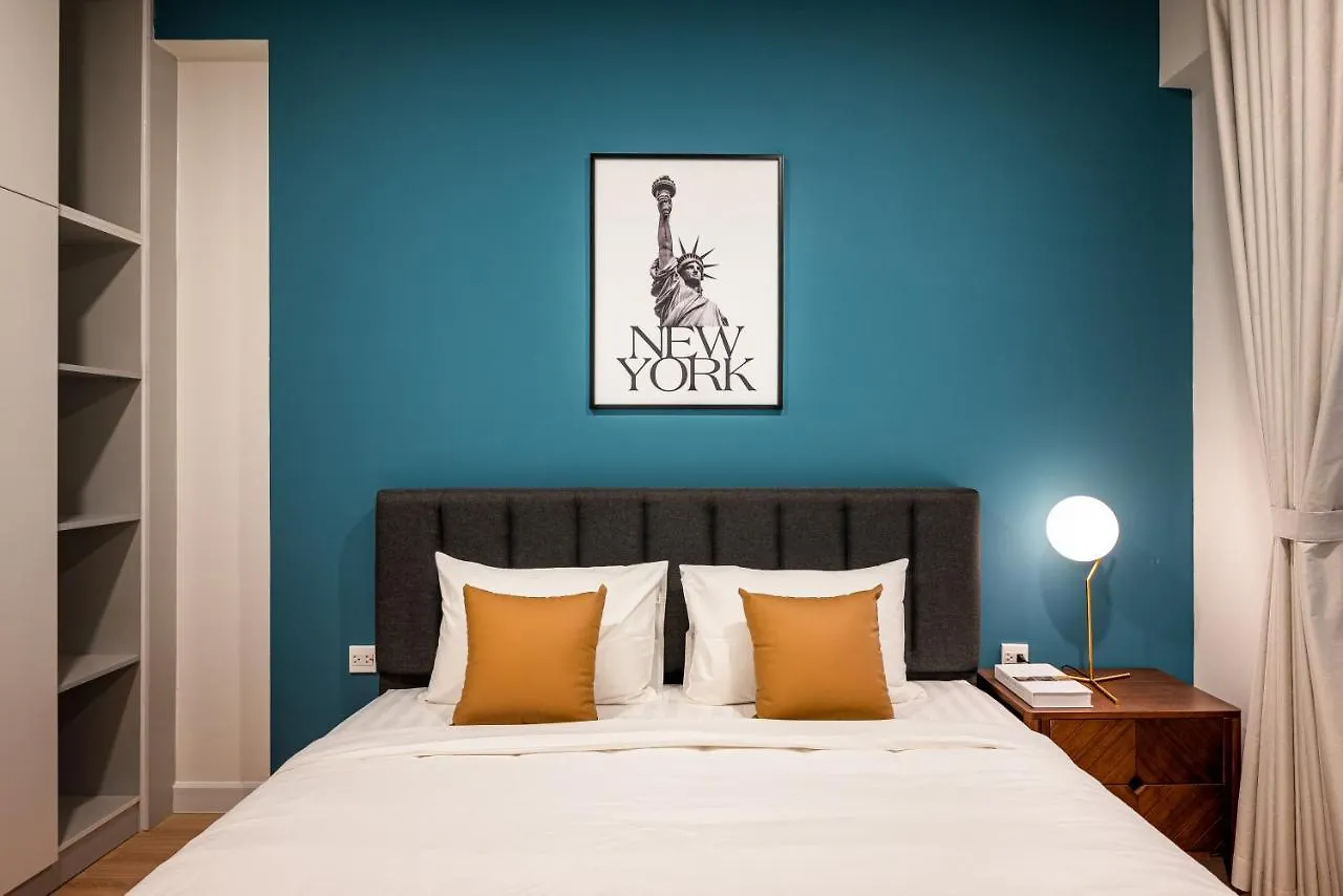 Luxury Modern, D1, 3 King Brs+2Wc, 300M Bui Vien Apartment Ho Chi Minh City